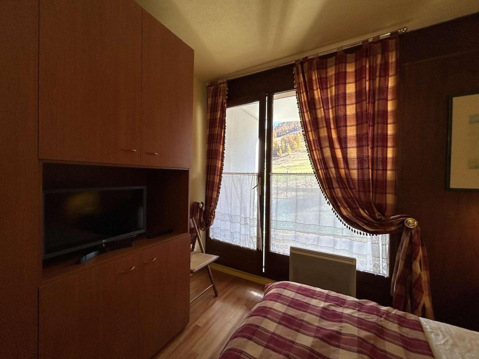 Appartement Skis Aux Pieds, 6 Pers Avec Parking, Montgenevre - Fr-1-330D-7 Buitenkant foto